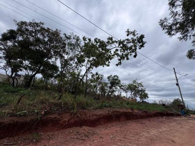 Lote de Esquina em Juatuba: Perfeito para Casa de Fim de Semana ou Chácara!