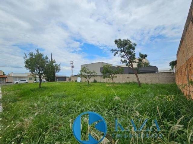 LOTE DE ESQUINA NO RESIDENCIAL MORADA DAS GARÇAS