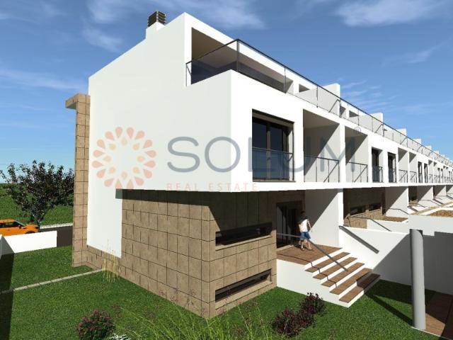 Lote de gaveto para moradia Sarilhos Grandes
