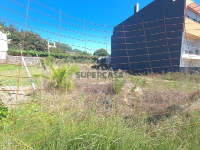 Lote de Gaveto para Construção com 202 m² Monserrate