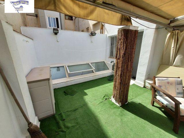 LOTE DE INMUEBLES COMPUESTO POR TRÍPLEX, BAJO TIPO LOFT Y GARAJE