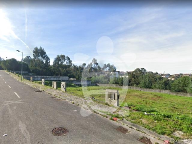 Lote de Terreno com Projeto Aprovado, em Santo António dos Olivais