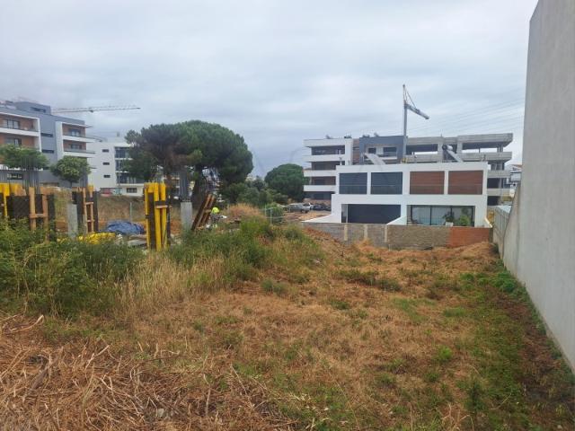 Lote de terreno com projeto aprovado na Quinta da Amizade
