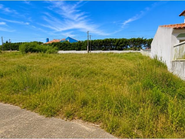 LOTE DE TERRENO COM PROJETO APROVADO PARA MORADIA T3 COM PISCINA ALDEIA DA ENCARNAÇÃO, MAFRA