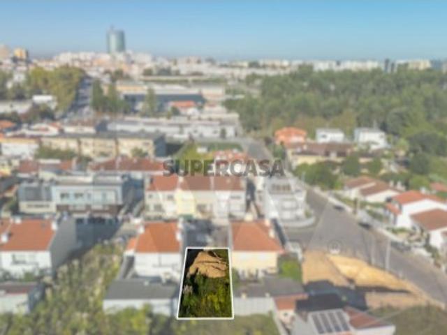 Lote de TERRENO com 196 m2 na Cidade da Maia