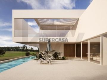 Lote de Terreno com 1113 m2 e localização privilegiada no Oeiras Golf Residence
