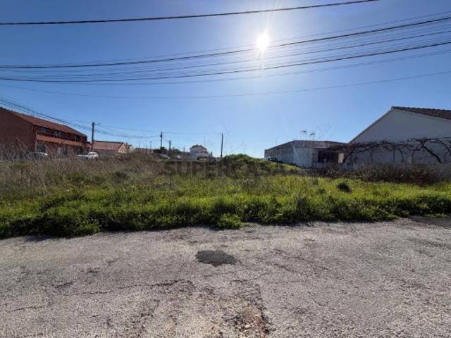 Lote de terreno com 224 m² no Alto de São Lourenço, Santa Iria de Azóia