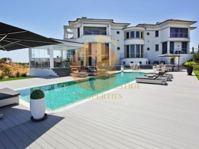 Lote de Terreno com 4666 m2 com viabilidade de construção de 900 m2 no Golfe Monte Rei em Vila Nova de Cacela