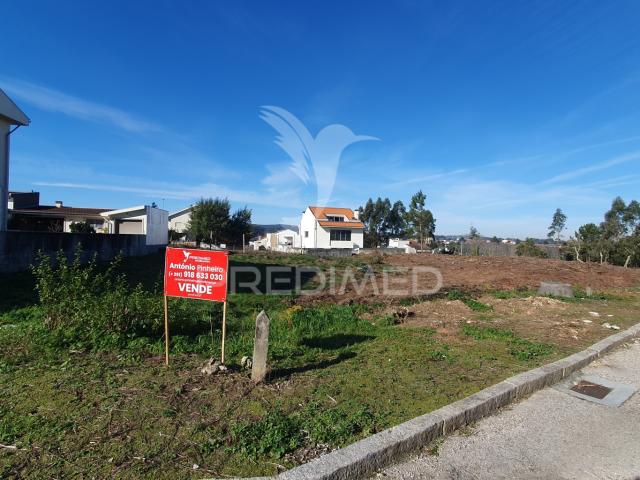 Lote de terreno com 425 m
