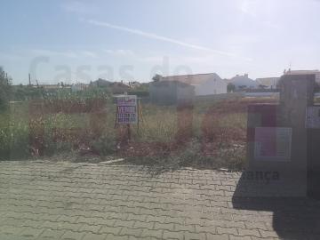 Lote de terreno com 641,50 m²