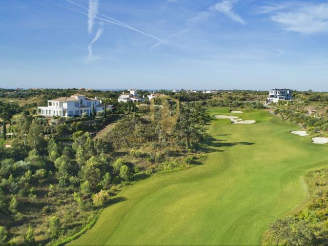 Lote de Terreno com 7776 com viabilidade de construção de 650m2 no Golfe Monte Rei em Vila Nova de Cacela