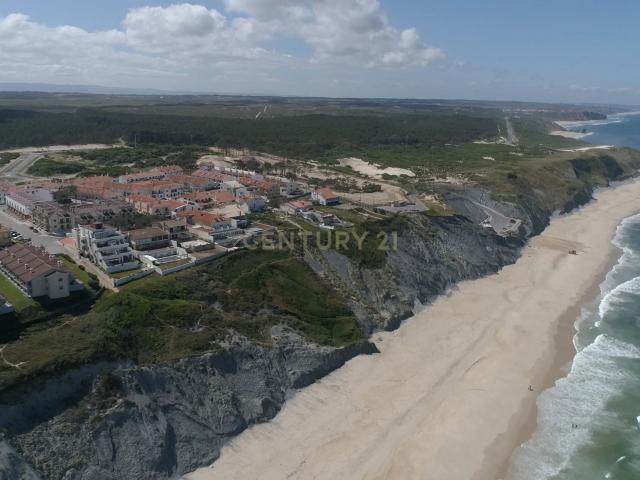 Lote de terreno com 781m2 integrado no Atlantic Village na Costa de prata