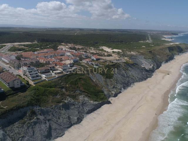 Lote de terreno com 912m2 integrado no Atlantic Village na Costa
