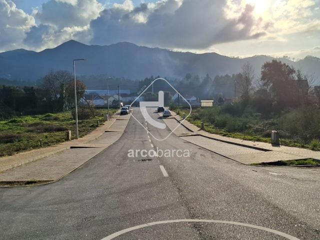 Lote de Terreno construção moradia c/602m2 Fornelos/Queijada Ponte de Lima