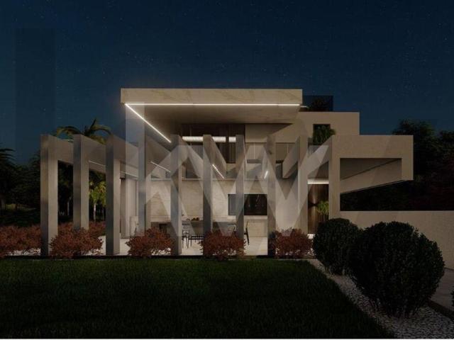 Lote de terreno de 1981m2 Projeto Aprovado Moradia T5 Luxo Piscina Rooftop Jardim