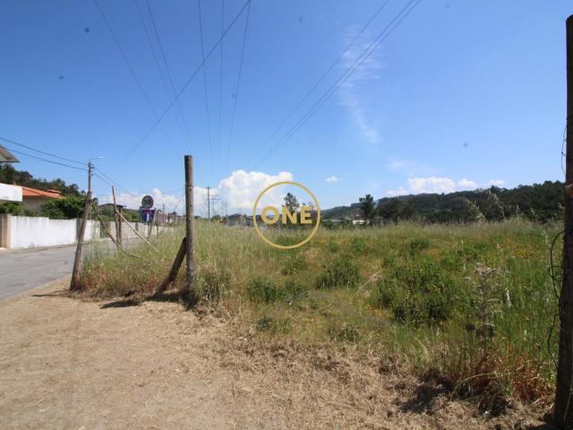 Lote de terreno de construção com 650m2 de area em Bairro para venda