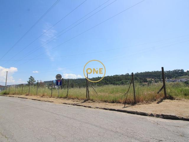 Lote de terreno de construção com 700m2 de área em Bairro para venda