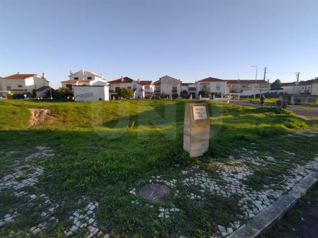 Lote de Terreno destinado a construção multifamiliar, para venda em Torres Vedras