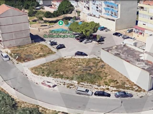 Lote de terreno nº 4 para construção de prédio em Galinheiras, Santa Clara, Lisboa