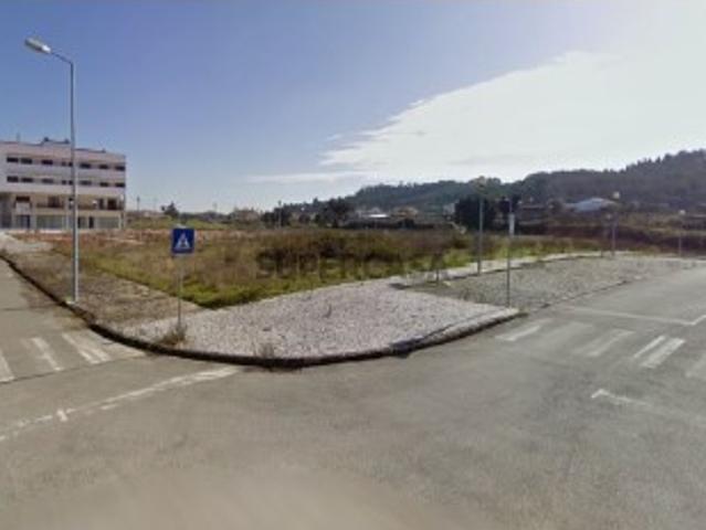 Lote de terreno na Granja do Ulmeiro para prédio