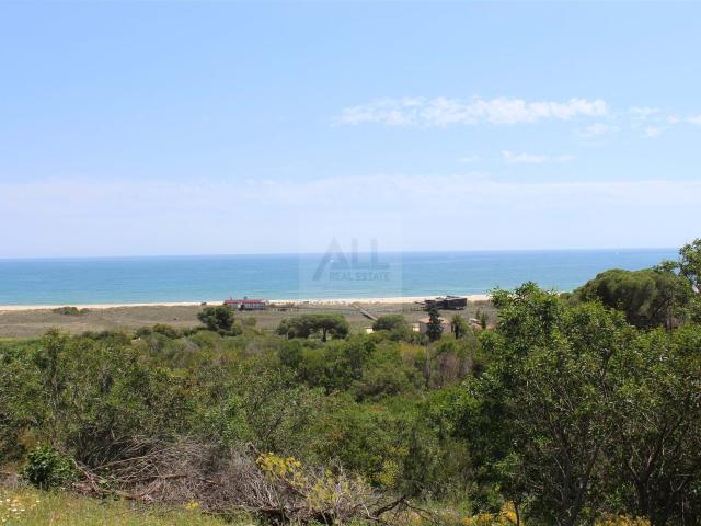 Lote de terreno na Meia Praia
