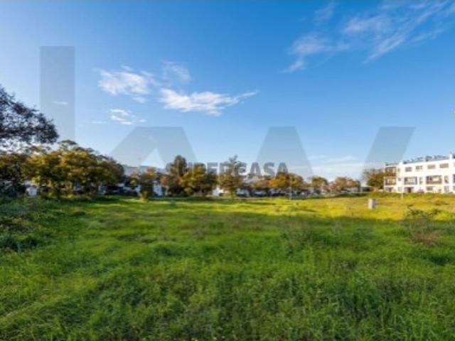 lote de terreno na Quinta da Cerca para construção de 2 ou 3 moradias