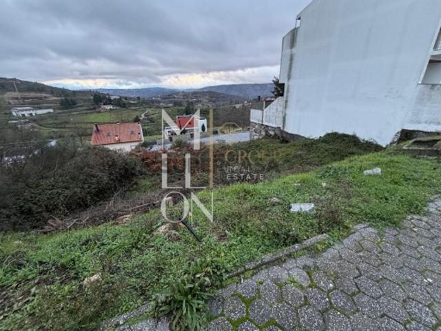 Lote de terreno situado na prestigiada Urbanização Del Rei