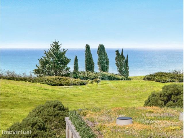 Lote de terreno para moradia no condomínio Caparica Hills vista mar