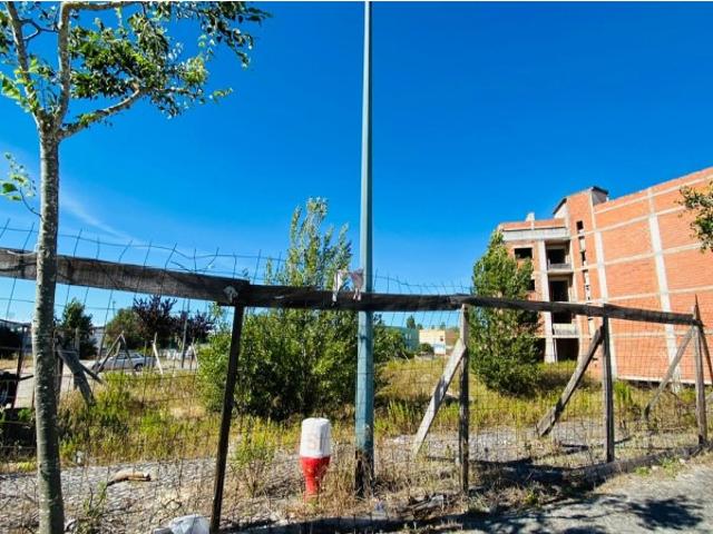 Lote de Terreno para Construção 4 pisos + Cave em Rio Maior *RIOMAGIC
