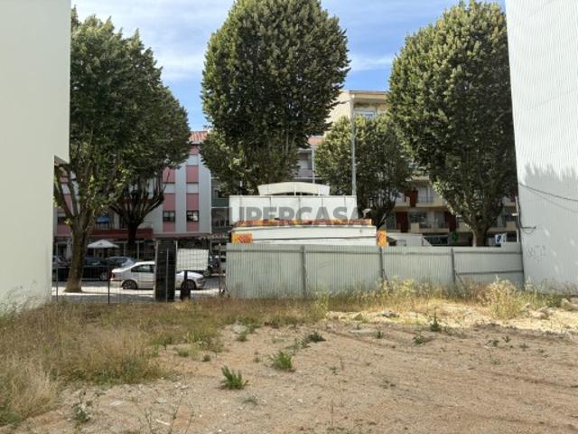 Lote de terreno para construção AV. da Liberdade