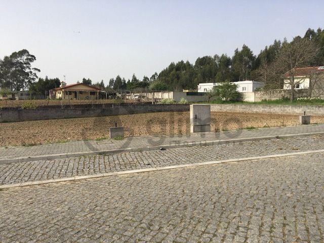 Lote de terreno para construção de moradia