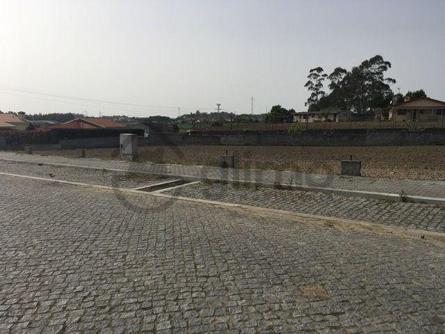 Lote de terreno para construção de moradia