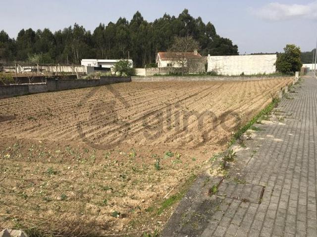Lote de terreno para construção de moradia