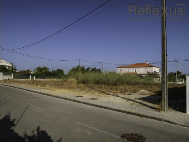 Lote de terreno para construção de moradia