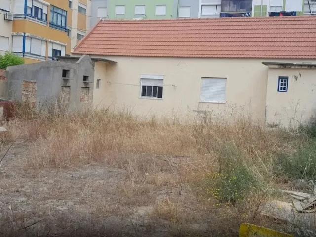 LOTE DE TERRENO PARA CONSTRUÇÃO DE MORADIA