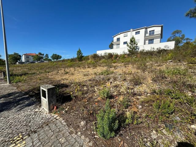 Lote de terreno para construção de Moradia Geminada