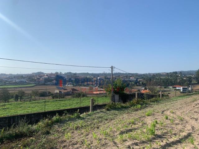 Lote de terreno para construção em Macieira de Rates Barcelos