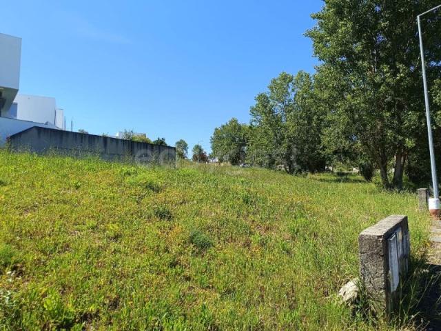 Lote de terreno para construção em zona privilegiada de Torres Novas