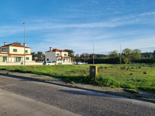 Lote de Terreno para Construção no centro da cidade, do Cartaxo