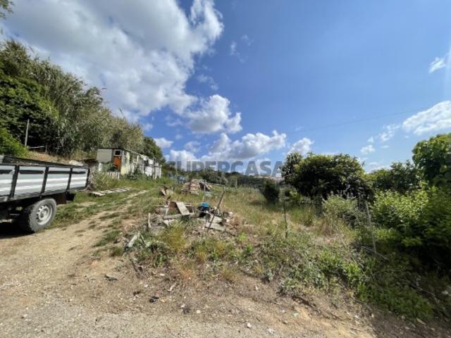Lote de terreno para construir 8 moradias em banda