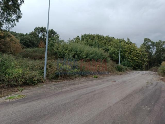 Lote de terreno para moradia de gaveto em Escariz Vila Verde