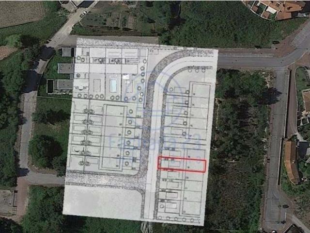 Lote de terreno para moradia em banda