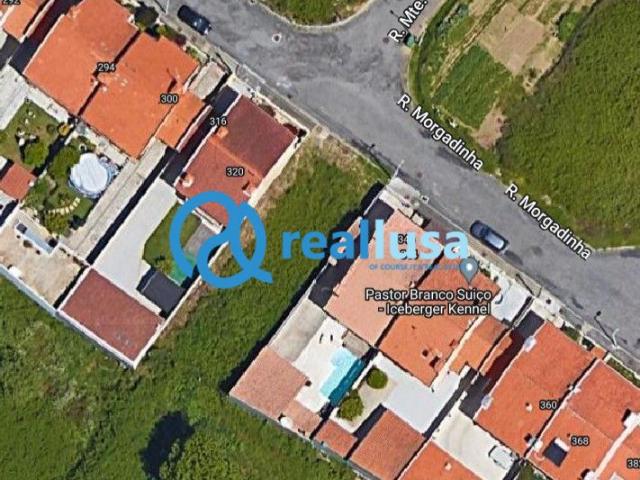 Lote de terreno para moradia geminada