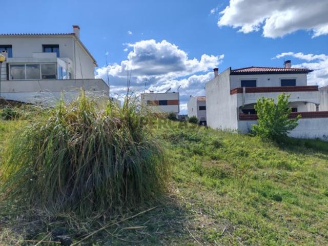 Lote de terreno para moradia unifamiliar
