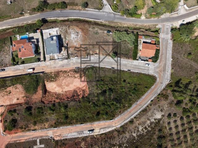 Lote de terreno urbano com 777 m² para construção de moradia Quinta do Lagar, Alenquer