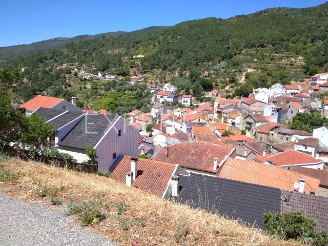 Lote de terreno urbano, infraestruturado e bonitas vistas Guarda