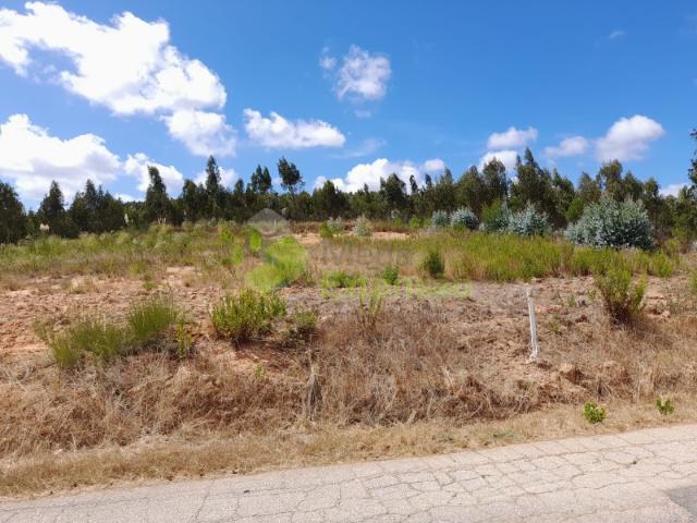 Lote de Terreno Urbano para Construção de moradia Perto de Torres Vedras