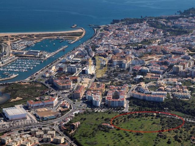 Lote de Terreno Urbano para Construção de Prédio em Lagos