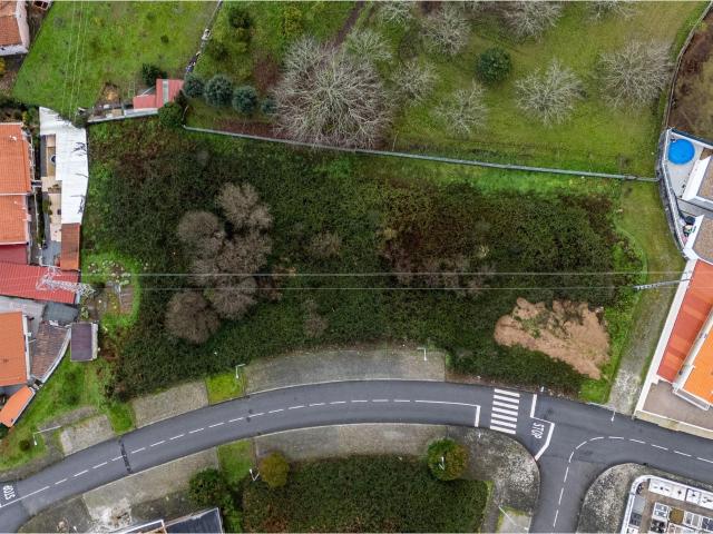 Lote de Terreno urbano, para construção em altura de 15 frações, em Santa Maria da Feira