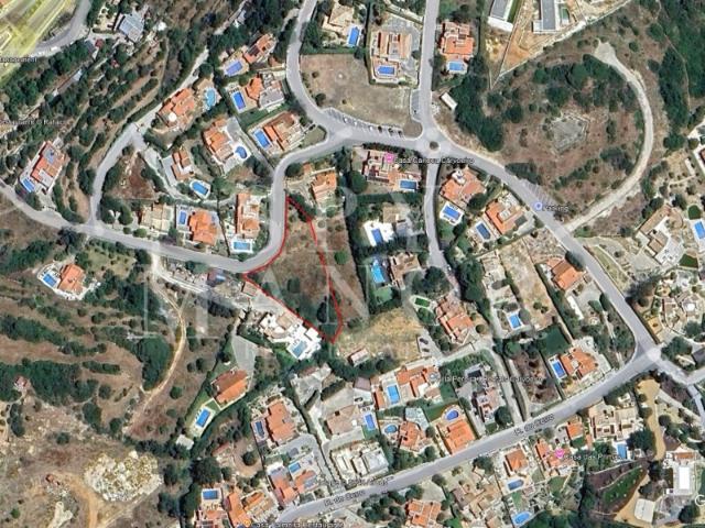 Lote de terreno urbano próximo do centro de Carvoeiro